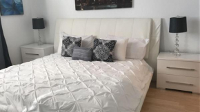 Отель Hollywood Apartment by the Sea  Голливуд